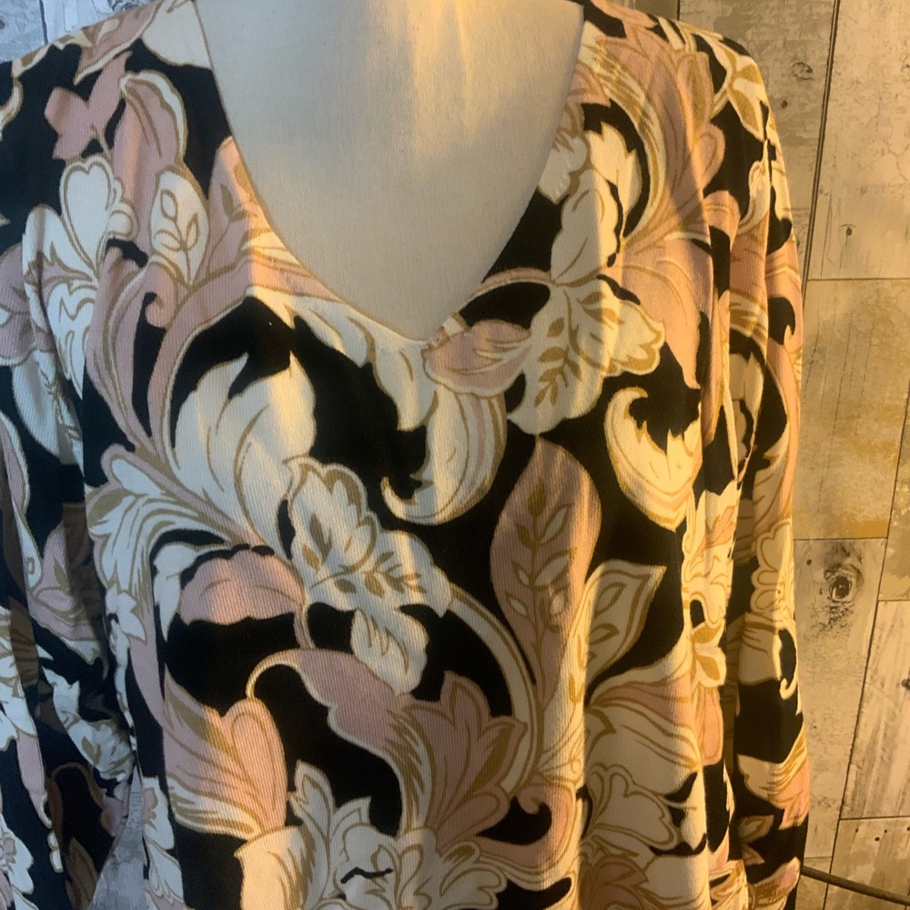 Chico's Set of Two Elegant Floral V-Neck Sweaters. Size 3 (16) NWT - Picture 5 of 12